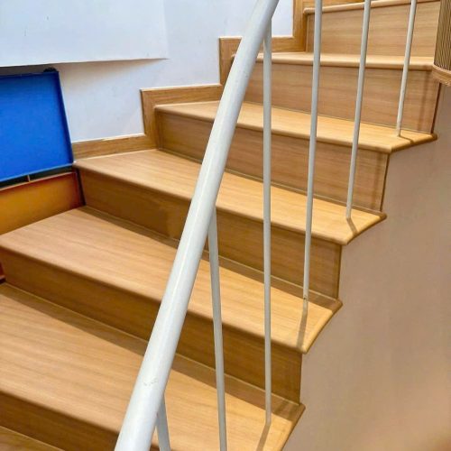 Mặt bậc cầu thang nhựa vân gỗ